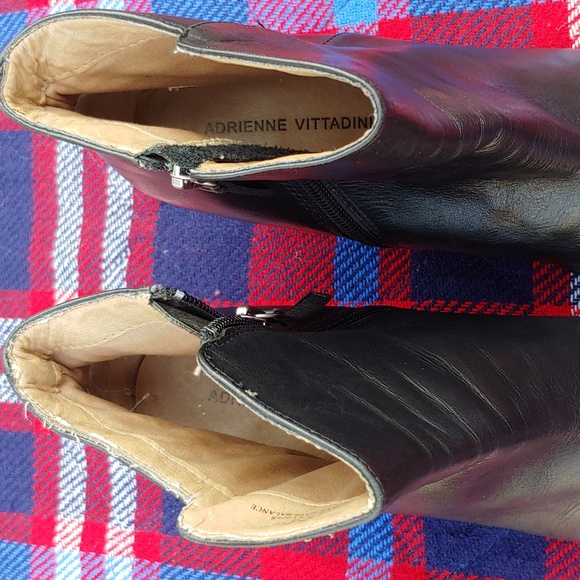 Adrienne Vittadini Black Leather Heel Ankle Boots in size 9 - Picture 4 of 13